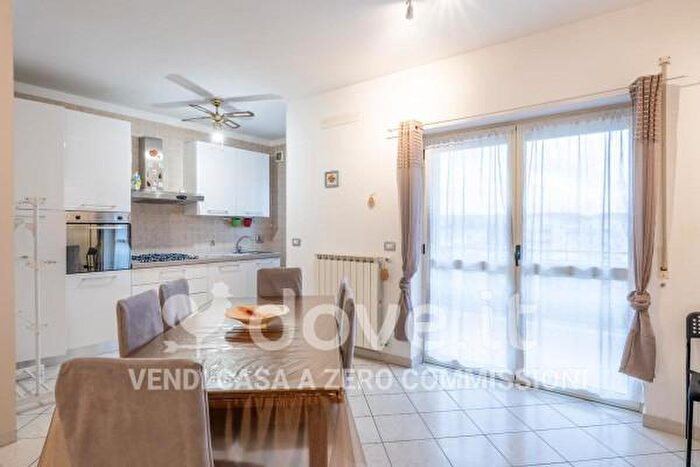 Appartamento con 5 locali in vendita in Via Papa Giovanni Paolo II, Lavello