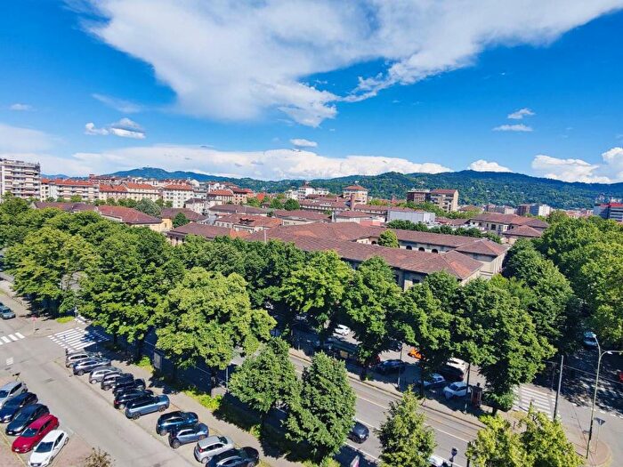 Appartamento con 5 locali in affitto in Corso Carlo e Nello Rosselli, Crocetta, Torino