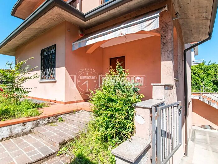 Casa quadrilocale in vendita in Via Alfonso Lamarmora, Gorla Minore