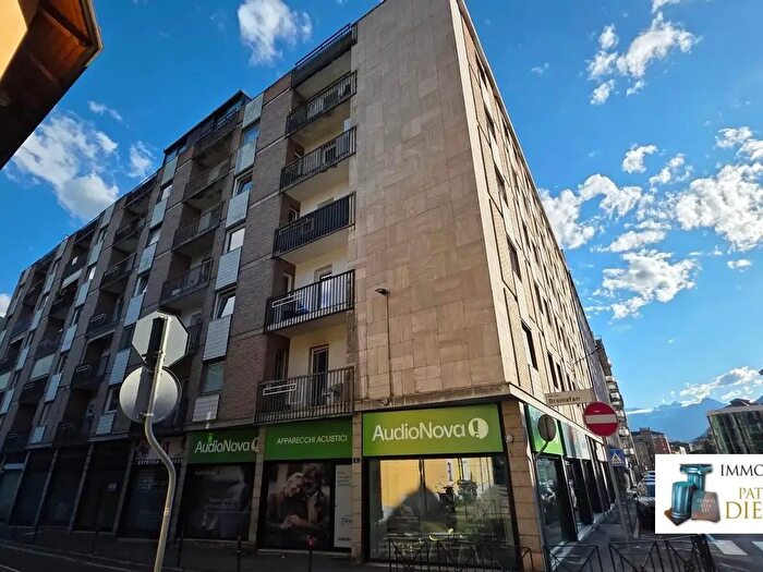 Appartamento trilocale in vendita in Via Bramafam, Aosta