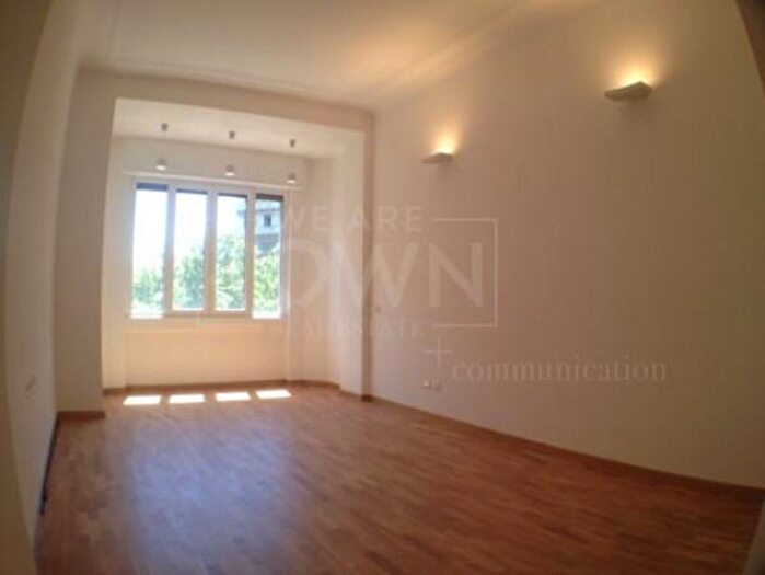 Appartamento trilocale in affitto in Via degli Scipioni, Milano