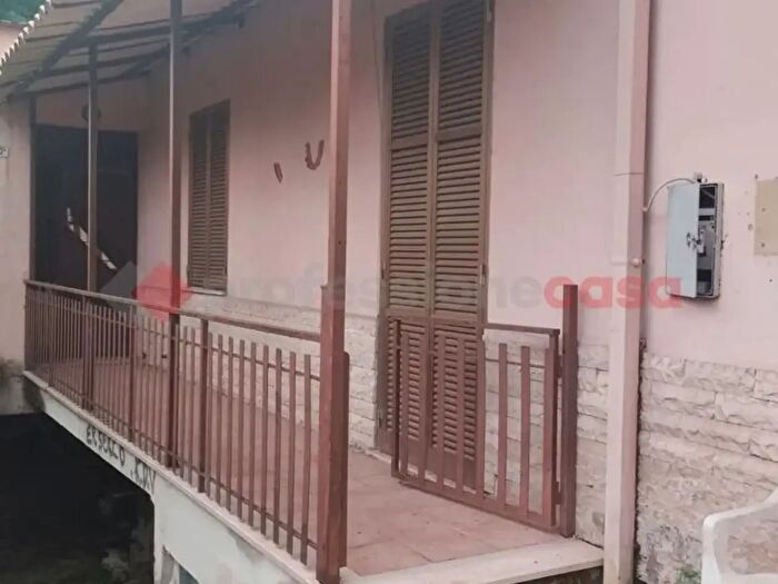 Casa con 5 locali in vendita in Via Cosenza, Frosinone