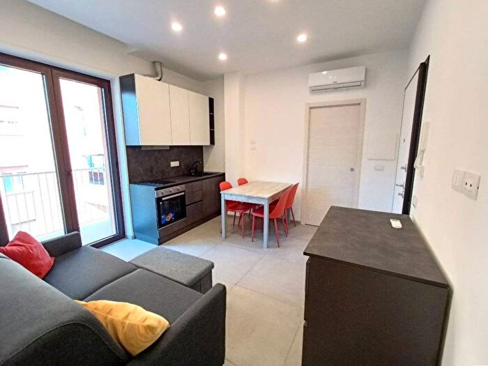 Appartamento bilocale in affitto in Via Rimini, Famagosta, Milano