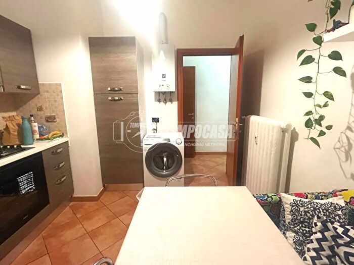Appartamento trilocale in vendita in Via Luigi Cibrario, Torino