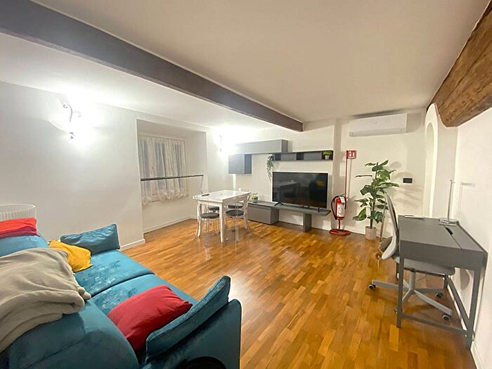 Appartamento trilocale in affitto in Piazza Grillo Cattaneo, Molo, Genova