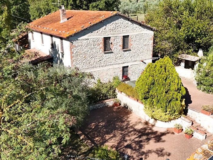 Casa con 16 locali in vendita in Strada di Palliccio, Amelia