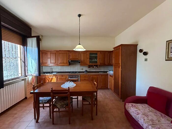 Casa con 6 locali in vendita in Quingentole