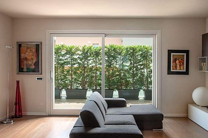 Casa con 5 locali in vendita in Piacenza