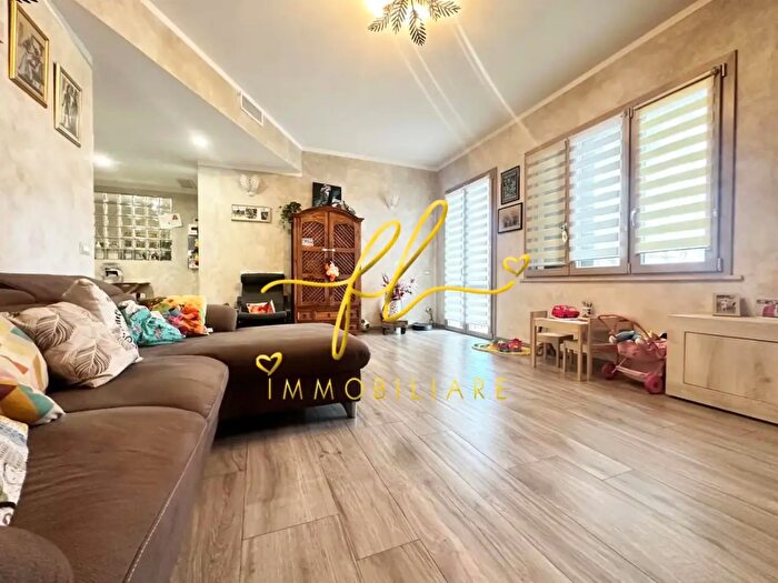 Appartamento con 5 locali in vendita in Rosignano Marittimo