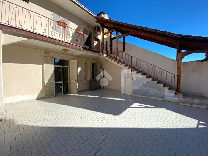 Casa con 6 locali in vendita in Via cimarosa, Aversa