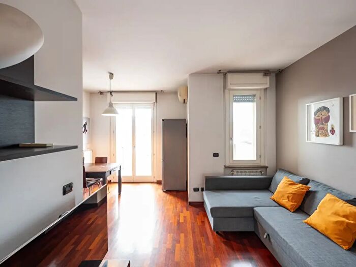 Appartamento bilocale in affitto in Alzaia Naviglio Pavese, Milano