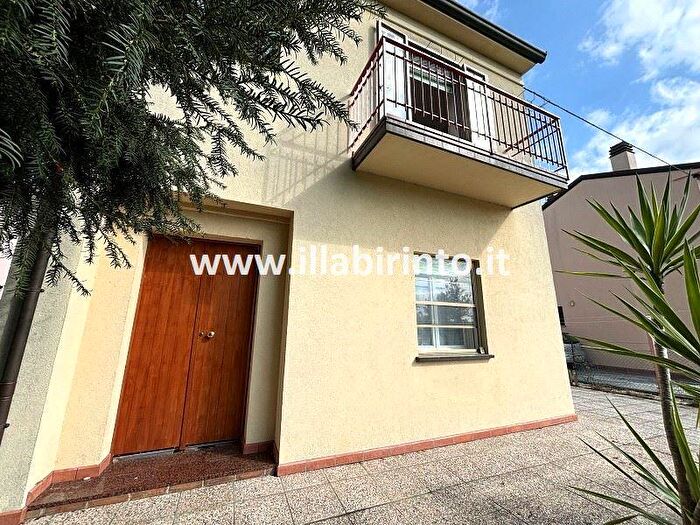 Casa in vendita in Faenza