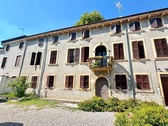 Appartamento trilocale in vendita in Via Gazzera, Borgo Trento, Verona