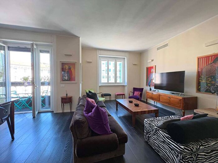 Appartamento trilocale in affitto in Viale Andrea Doria, Centrale, Milano