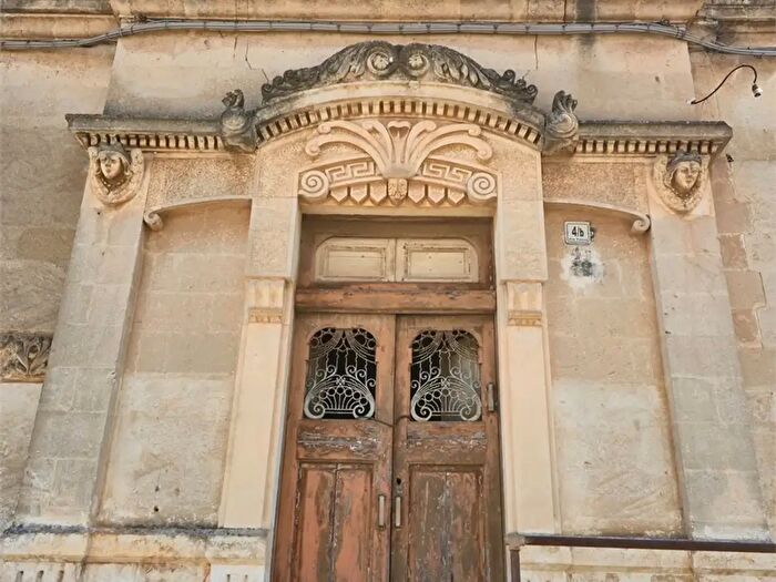 Casa con 5 locali in vendita in Via Torquato Tasso, Adelfia