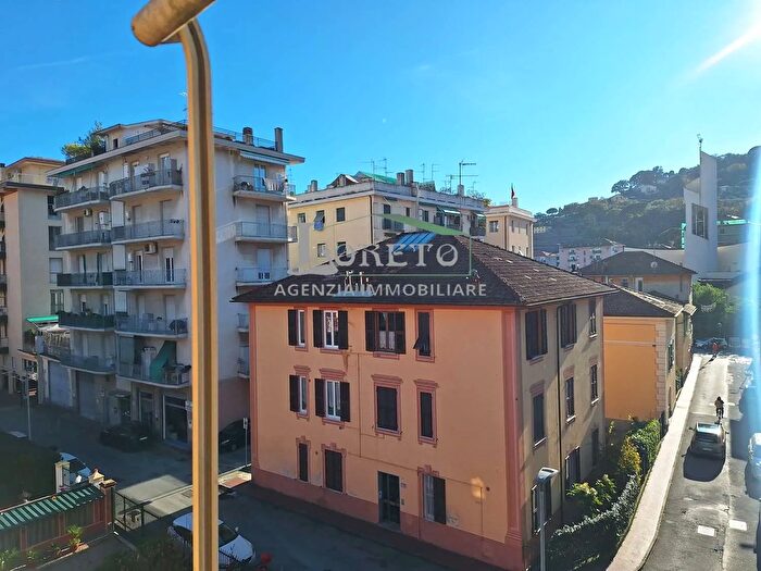 Appartamento quadrilocale in vendita in Via Castruccio, Rapallo