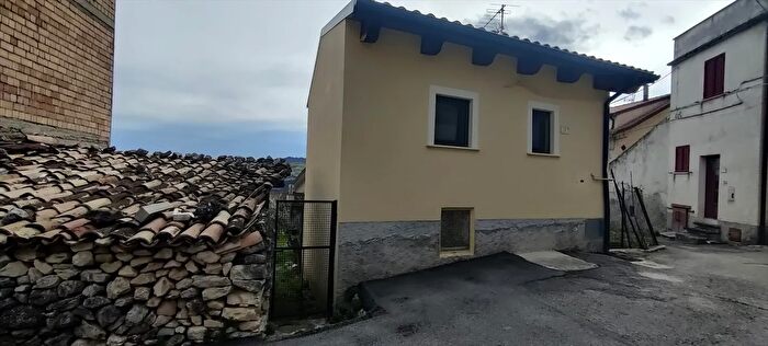Casa bilocale in vendita in Vico ° San Ben, Lama Dei Peligni