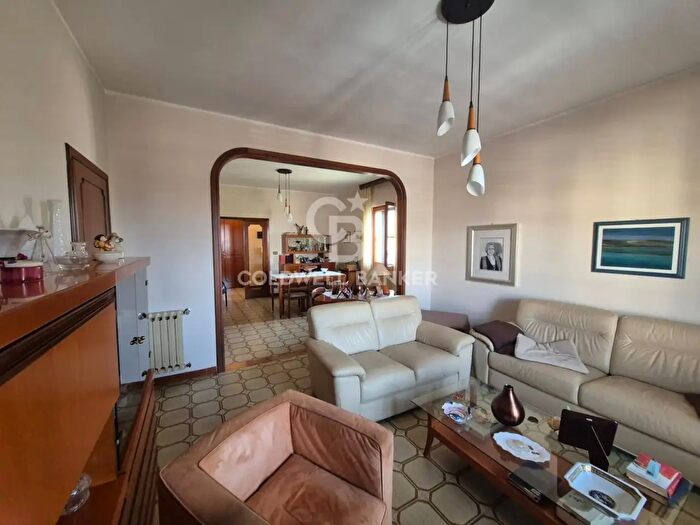 Appartamento con 6 locali in vendita in Via Risorgimento, Modica