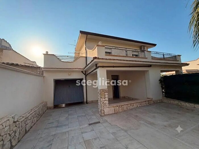 Casa quadrilocale in vendita in Via Sandro Pertini, Terrasini
