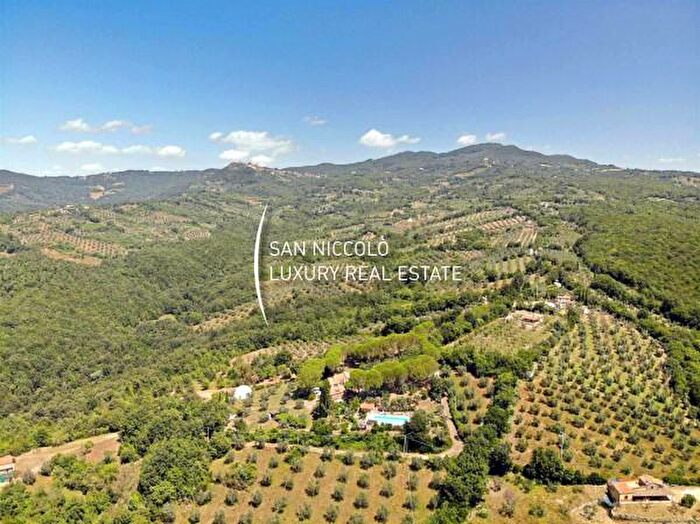 Casa con 6 locali in vendita in Via Trento, Roccastrada