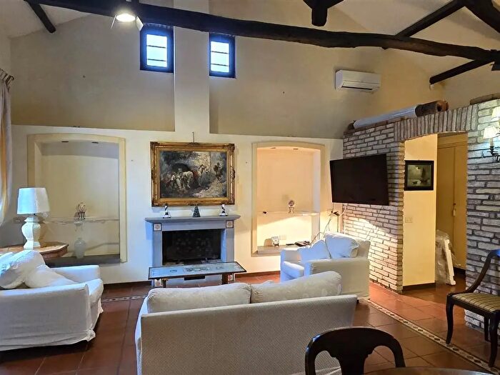 Appartamento quadrilocale in affitto in Via Nicolo' Canelles, Cagliari