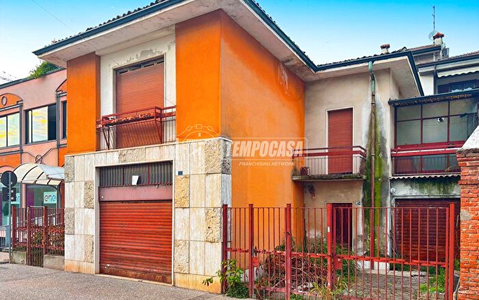 Case in Vendita e in Affitto - 3