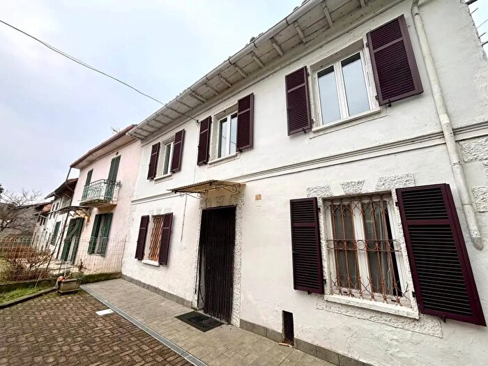 Casa con 5 locali in vendita in Via Cavour, Carentino