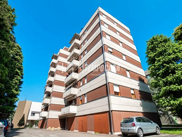 Appartamento quadrilocale in vendita in Via Nini Aristide, Vignola