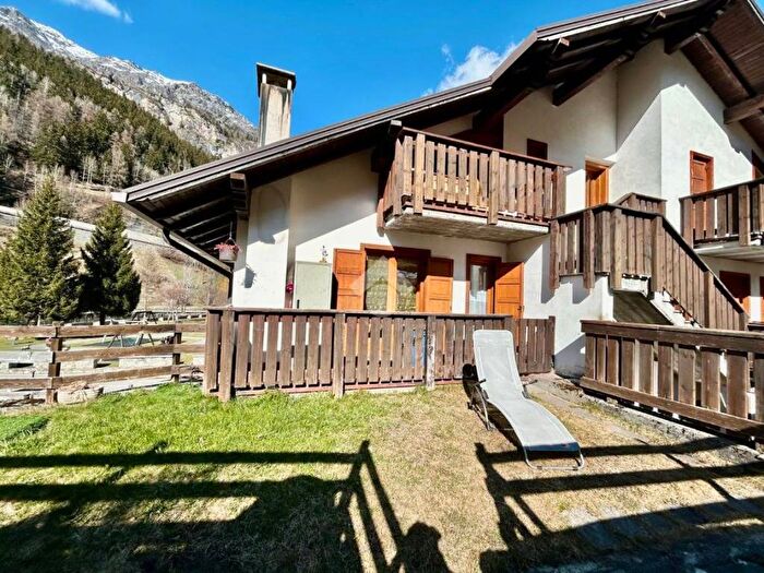 Appartamento bilocale in affitto in Via presura, Isolaccia, Valdidentro