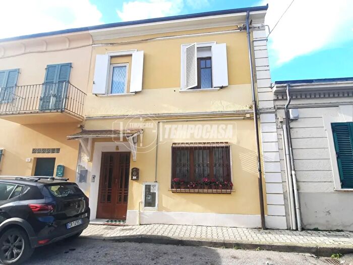 Casa con 5 locali in vendita in Viareggio