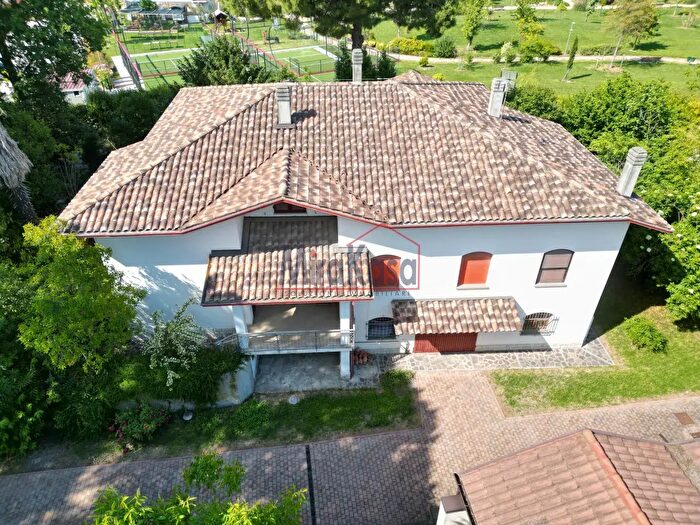 Casa con 6 locali in vendita in Cervia