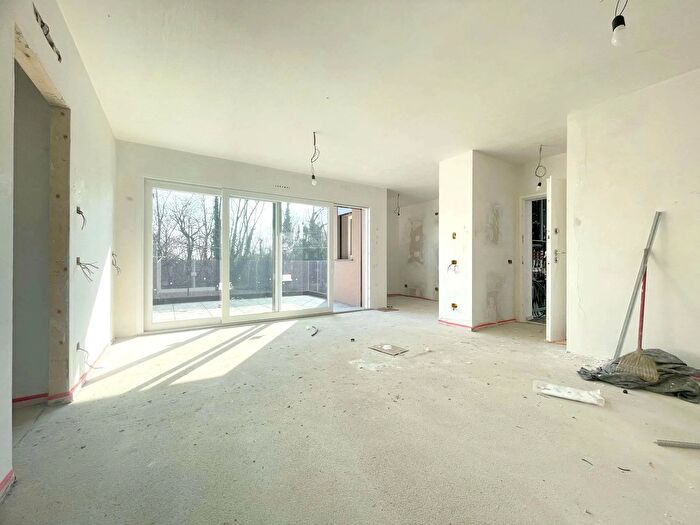 Appartamento trilocale in affitto in Via Gaiada, Beregazzo Con Figliaro