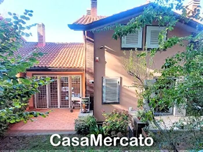 Casa con 6 locali in vendita in Via delle Rose, Rocca Di Papa