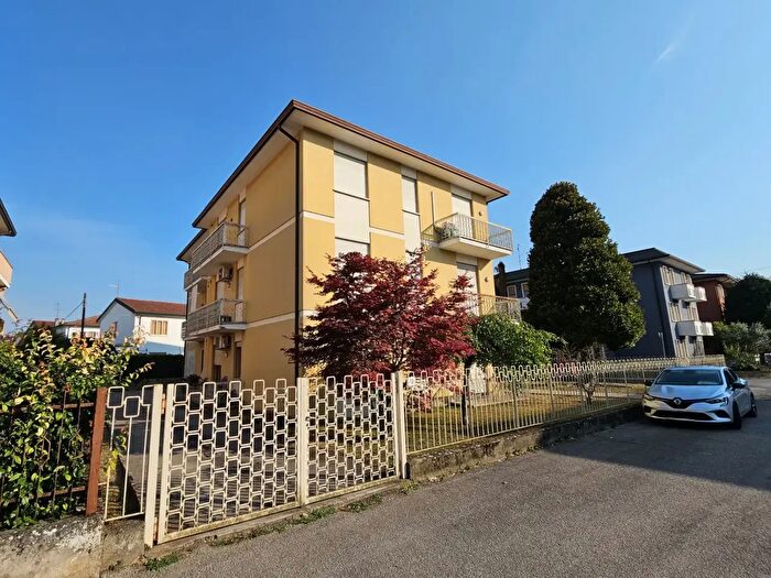 Appartamento trilocale in vendita in Via Marziale, Este