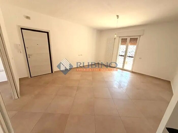 Appartamento trilocale in vendita in Via Vincenzo Amati, Modugno