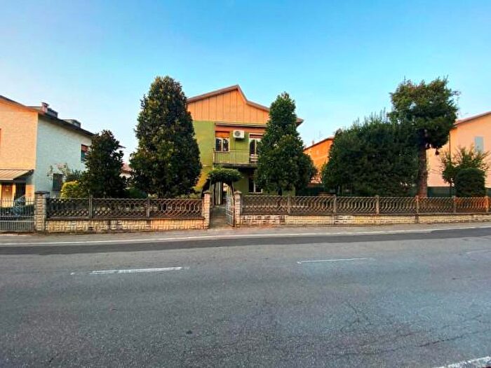 Casa con 6 locali in vendita in Via Sinistra Guerro a, Castelvetro Di Modena