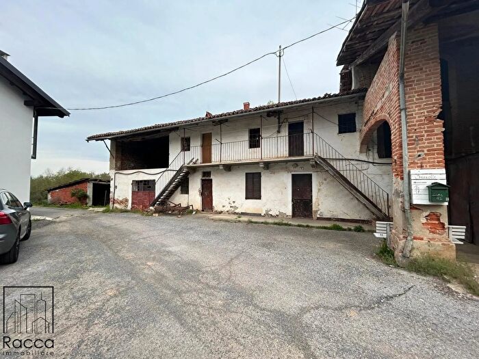 Casa quadrilocale in vendita in Borgata Pesiglione, Bene Vagienna