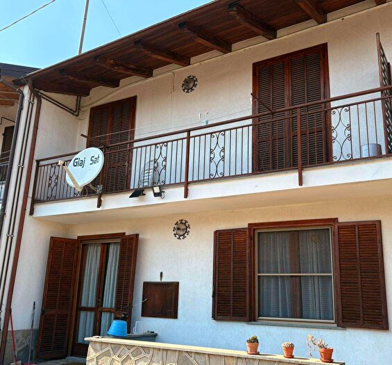 Casa con 5 locali in vendita in Strada Canavero, Bricherasio