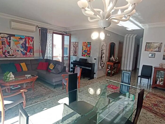 Appartamento con 7 locali in vendita in Via Senna Snc, Comiso