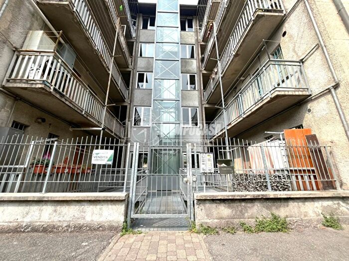 Appartamento trilocale in vendita in Corso Saint Martin De Corleans, Aosta