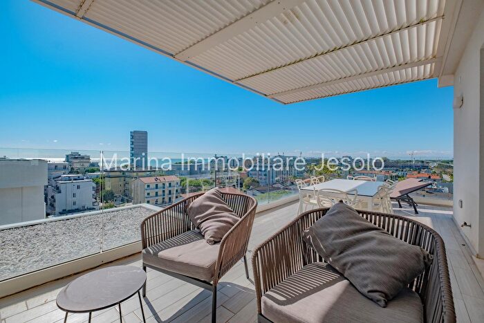 Appartamento quadrilocale in vendita in Via Gorizia, Jesolo