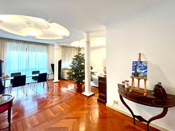 Appartamento con 6 locali in affitto in Via Ettore Ximenes, Parioli, Roma