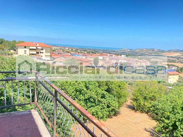 Appartamento quadrilocale in vendita in Monte Urano