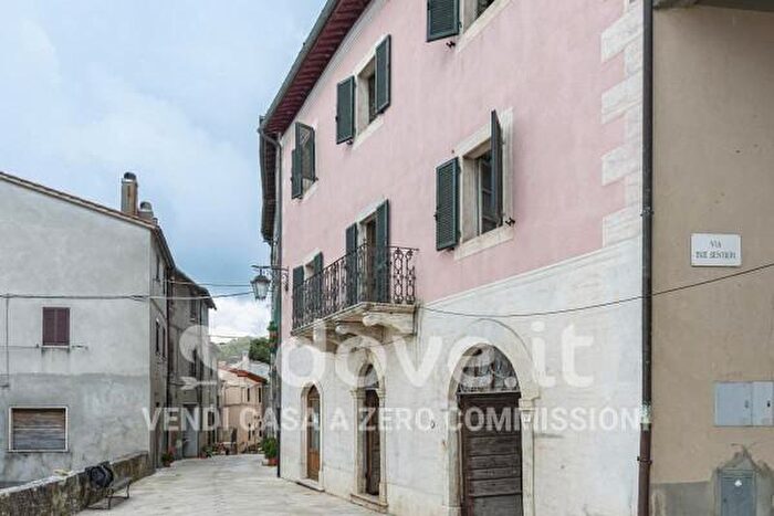 Casa con 6 locali in vendita in Via Vittorio Emanuele, Castiglione DOrcia