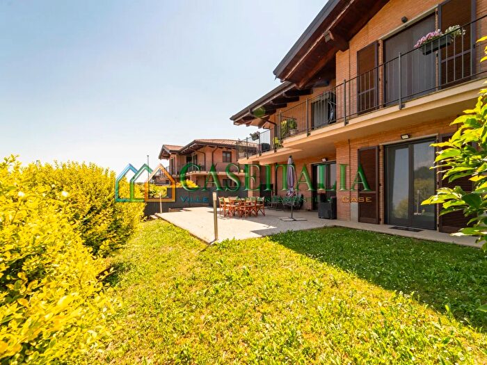 Appartamento con 5 locali in vendita in Via Stazione, Rosta