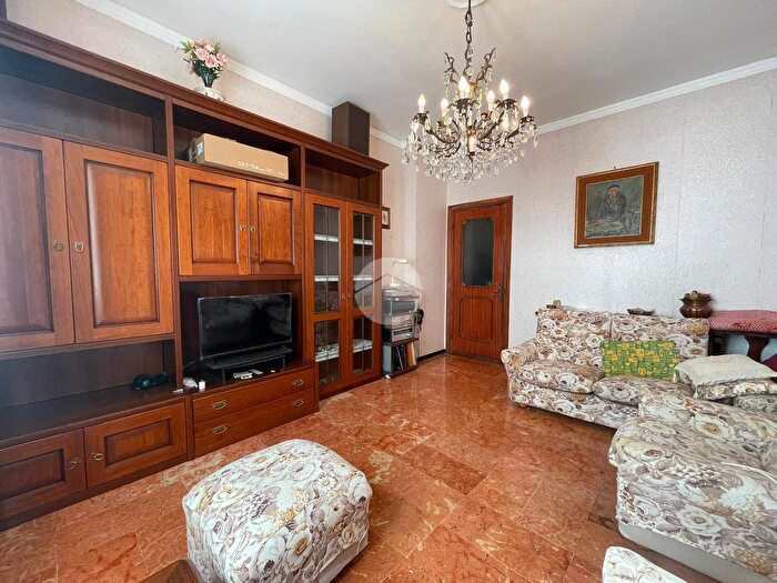 Appartamento con 5 locali in vendita in Via Laviosa, Genova