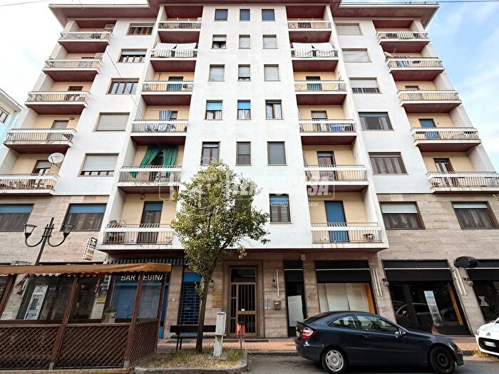 Appartamento con 5 locali in vendita in Via del Mercato, Cossato