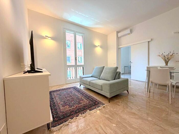 Appartamento bilocale in affitto in Via Stampa, Carrobbio, Milano