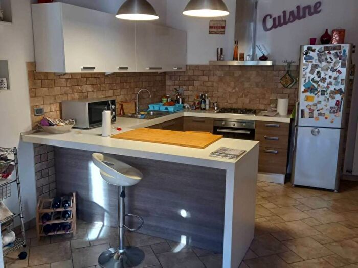 Appartamento trilocale in affitto in Via Strozzi, Quartiere Venezia, Livorno