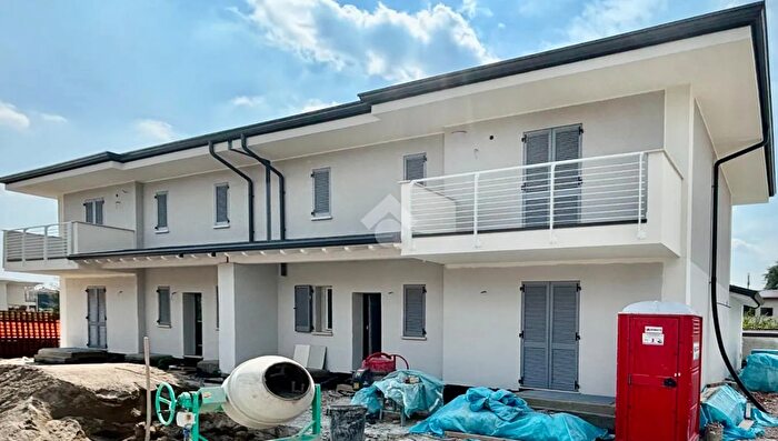 Casa quadrilocale in vendita in Via Coronino, Castegnato